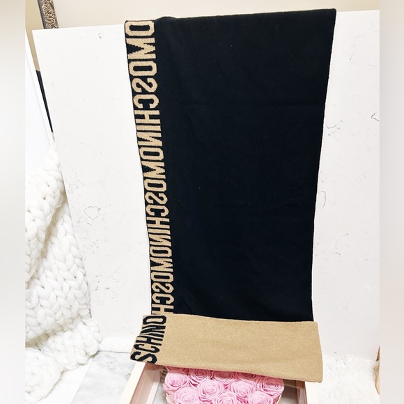 Authentic MOSCHiNO Wool & Cashmere Blend Tan and Black Logo Scarf - Picture 7 of 11